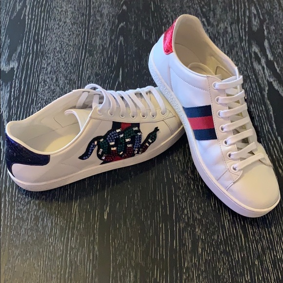 Gucci Women’s Ace embroidered sneaker - Picture 1 of 6